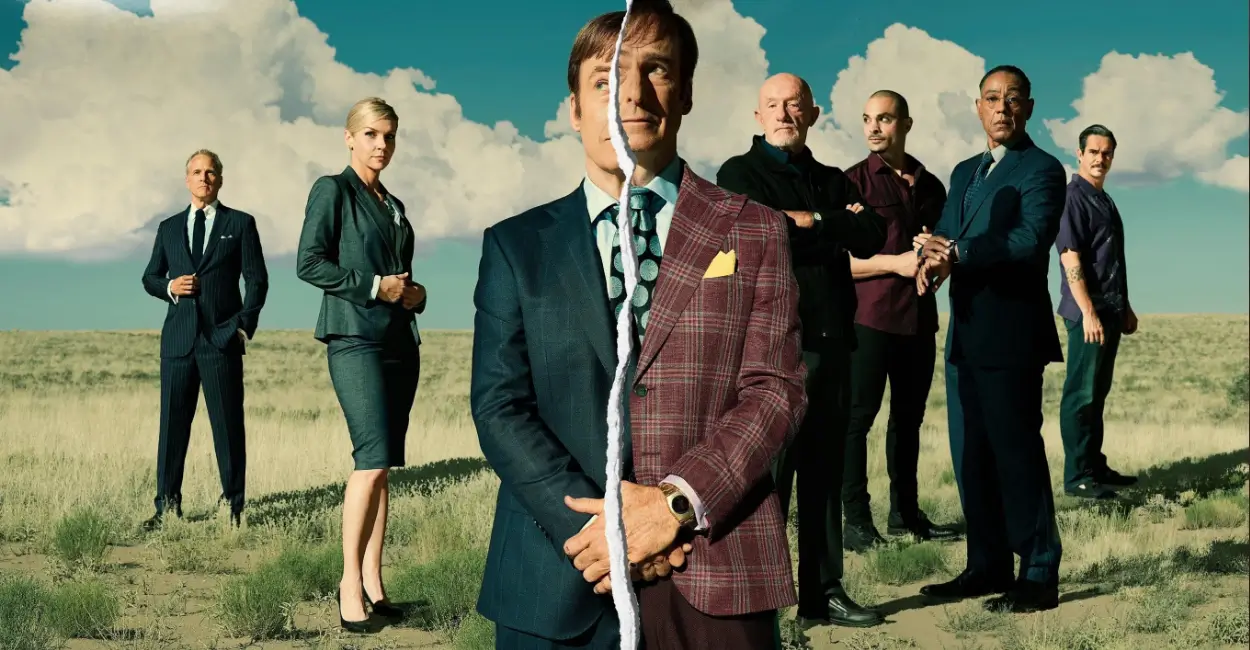 Elenco principal de Better Call Saul, com Saul Goodman ao centro em traje dividido, simbolizando sua transformação entre advogado e vigarista, ao lado de personagens de Breaking Bad, sob um céu dramático no deserto.
